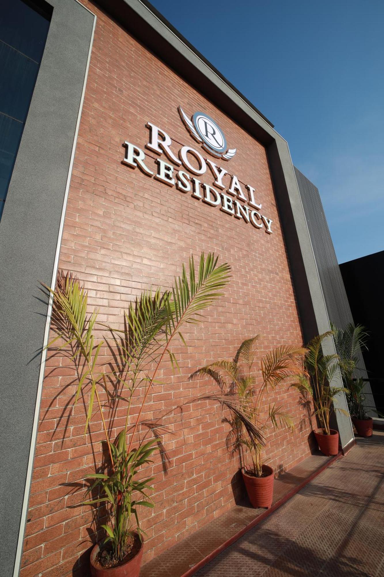 Royal Residency Hotel Kannangad Luaran gambar